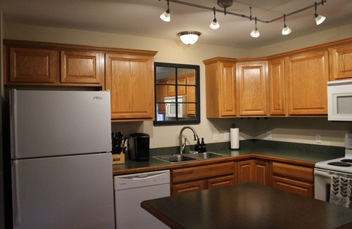 Staffordsville House | Charming 3-bedroom house on Walker Creek close to VT and R.U.