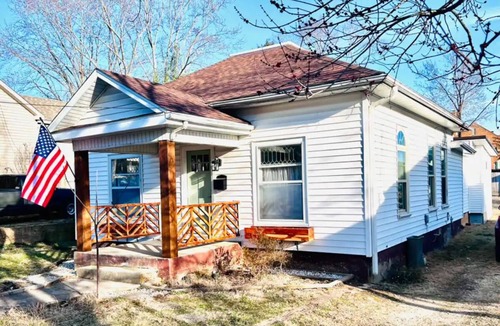 Willow Springs House | Charming 3-bedroom Craftsman house in delightful Willow Springs, MO