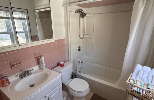 Worcester Bed & Breakfast | Charming 3-bedroom, 1.5 bath house in Worcester