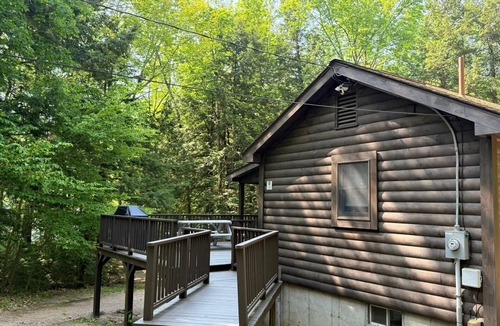 Eidelweiss Village Cabin | Charming 3-bedroom cabin in Madison, NH with private access to lake.