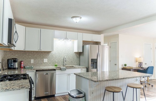 Bridgeport House | Charming 3-bedroom house in excellent location North Central WV