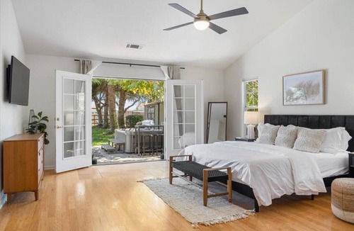 Los Alamos House | Charming 3-bedroom house in marvelous Los Alamos with WiFi, fitness room