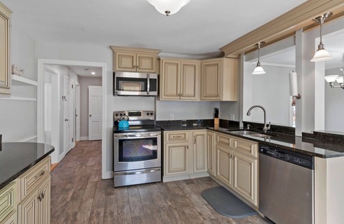 Methuen House | Charming 3-bedroom house in Methuen; minutes to Boston & NH region