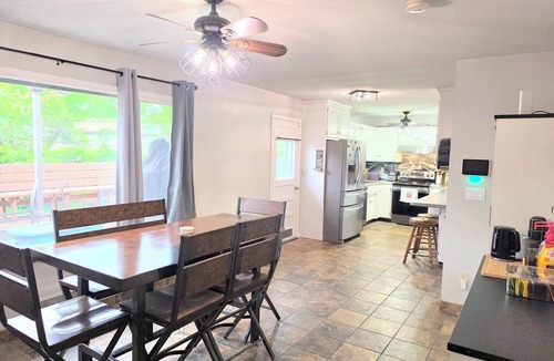 Raytown House | Charming 3-bedroom house 10 minutes from Arrowhead Stadium. Raytown neighborhood
