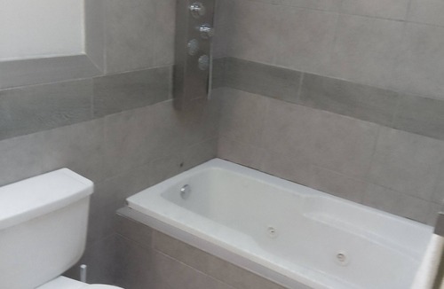 Raytown House | Charming 3-bedroom house in Kansas City with WiFi and AC Close to Arrowhead
