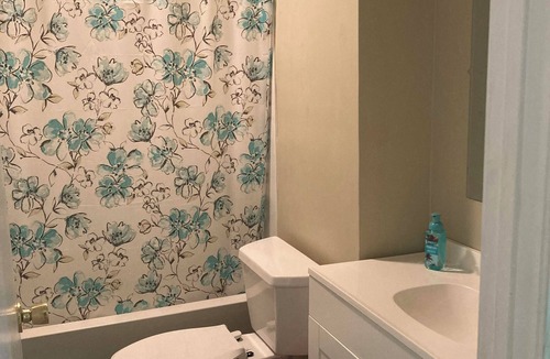 Madisonville House | Charming 3-bedroom house with AC and WiFi in Madisonville