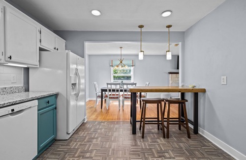 Liberty House | Charming 4BR Getaway: Family Luxury MOLISP1467
