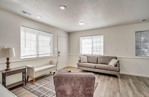 North Park House | Charming 4BR Townhouse in Central Provo