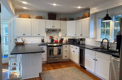 Silver Beach House | Charming 6-bedroom house in West Falmouth.