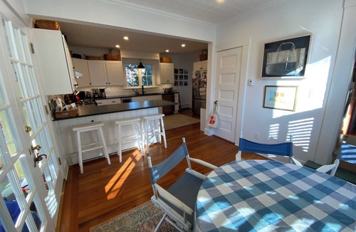 Silver Beach House | Charming 6-bedroom house in West Falmouth.