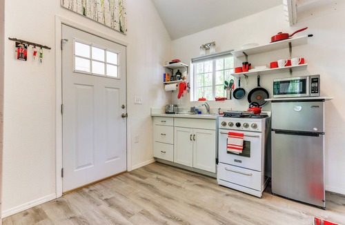 Willow Cabin | Charming Alaska Vacation Rental w/Gas Grill!