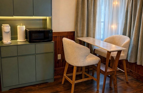 Grantsville Cottage | Charming and cozy private cottage steps from the banks of the Casselman River