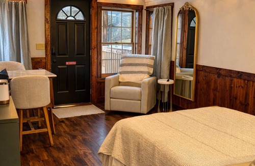 Grantsville Cottage | Charming and cozy private cottage steps from the banks of the Casselman River