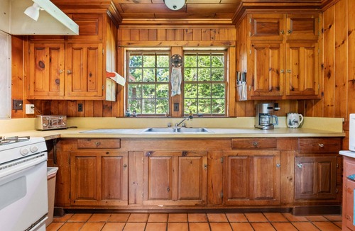 Bailey Island House | Charming Bailey Island Coastal Getaway with Stunning Casco Bay Views.