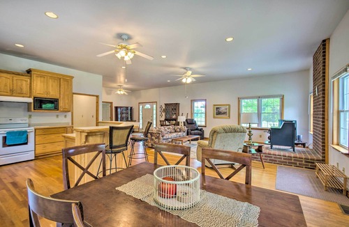 Boydton House | Charming Boydton Retreat ~ 5 Mi to Kerr Lake!