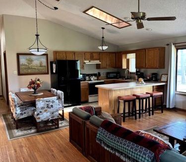 The Woods House | Charming Cabin on Golf Course with Fireplace & Resort Perks in Hedgesville, West Virginia