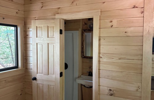 Carroll County Cabin | Charming cabin with AC in the White Mountains Tamworth Nh