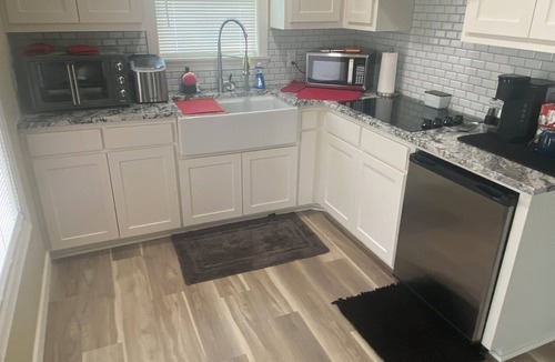 Adair Cabin | Charming cabin with Heat/AC in Pryor area- Perfect for a cozy couples getaway.