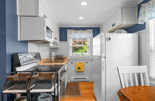 Harwich Port Cottage | Charming Cape Cod Cottage with Pool Near Red River Beach
