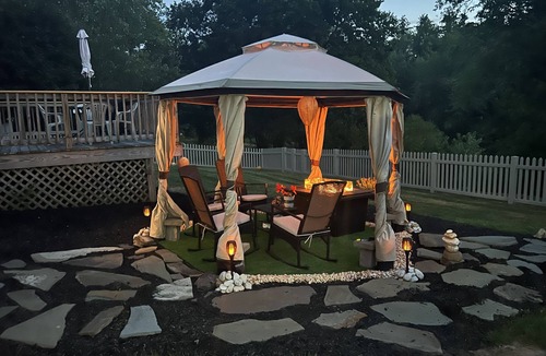 Rossville House | Charming Conewago Creek Retreat