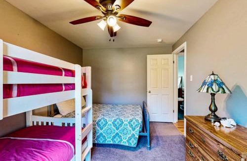 Five Islands House | Charming cottage near the beach with balcony, deck, grill, fireplace - dogs OK