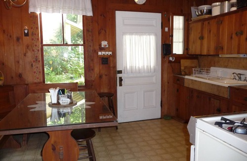 Mirror Lake Cottage | Charming Cottage on Mirror Lake, NH, lakeside, 2,400/1,800 wk.