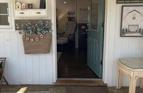 Farmington Cottage | Charming Country Cottage on nearly four acres.