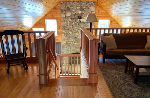 Newbury House | Charming Country Lodge with Modern Amenities