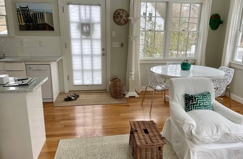 Duxbury Cottage | Charming designer cottage, located in historic, coastal Duxbury.