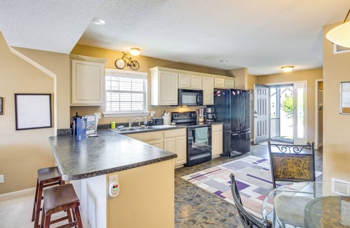 Lee's Summit House | Charming Extended-Stay Townhome, Outside KCMO