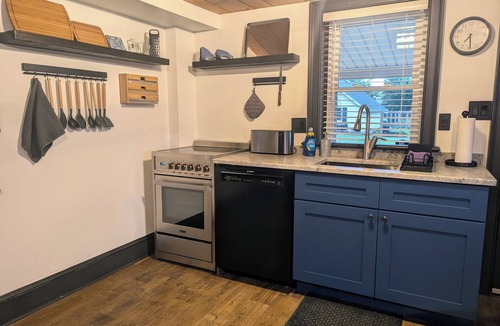 Taneytown House | Charming Farmhouse Getaway With Stunning Mountain Views, Near Gettysburg