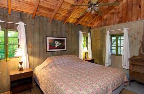 Lyme House | Charming Five-Person Cabin Rental in Connecticut River Valley of New Hampshire