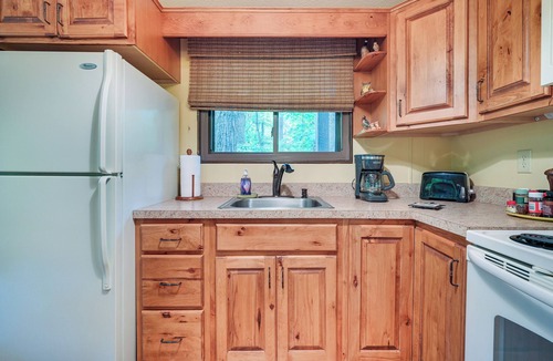 The Woods Cabin | Charming Hedgesville Retreat w/Deck + Fireplace!