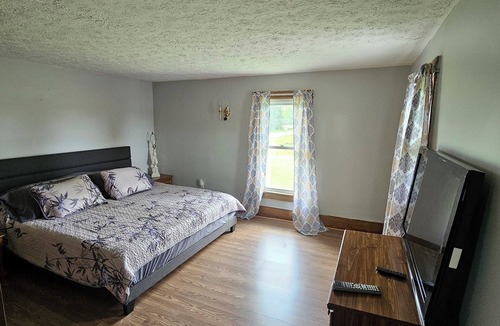 Rock Creek House | Charming & Historic 4-bedroom Farmhouse in Rock Creek with HVAC, WiFi