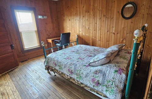 Rock Creek House | Charming & Historic 4-bedroom Farmhouse in Rock Creek with HVAC, WiFi