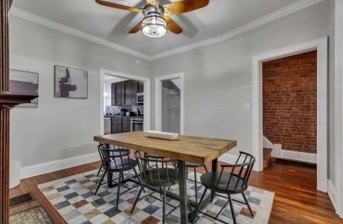 Victorian Village Apartment | Charming Historic Getaway in the Heart of Columbus