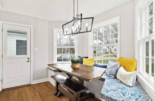 Fairway House | Charming Home in ❤︎ of KC 2 BDR/2 BA (sleeps 4-6)