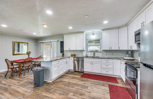 Rockwell House | Charming Hot Springs Home Near Lake Hamilton!