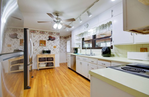 Jefferson City House | Charming Jefferson City Home: 2 Mi to Downtown!