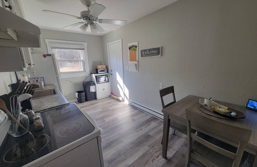 Newton Falls Cottage | Charming Lake cottage/duplex, Golf outing ready in beautiful Lake Milton.