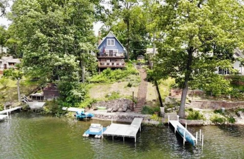 Syracuse Cottage | Charming lakefront cottage,private lake & dock, perfect secluded getaway