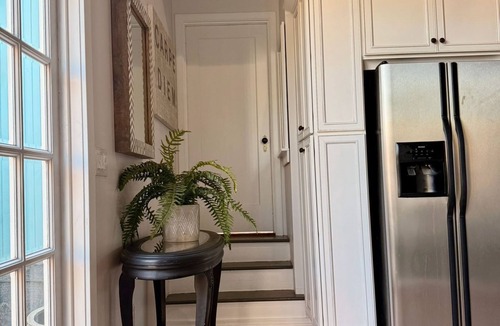 Los Alamos Apartment | Charming Loft in tranquil Los Alamos with AC, WiFi
