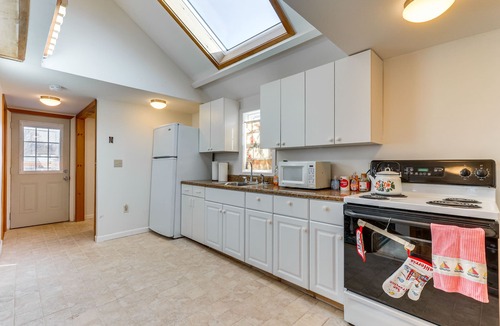 Old Lyme Cottage | Charming Old Lyme Cottage, Steps to Private Beach!