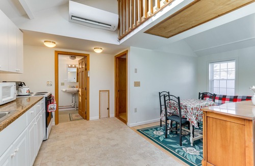 Old Lyme Cottage | Charming Old Lyme Cottage, Steps to Private Beach!