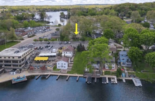 Portage Lakes House | Charming PLX Cottage-LAKE VIEW
