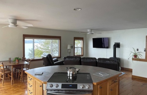 Westport Cottage | Charming, private, waterfront 3-bedroom cottage on Westport Island ME on 1 acre