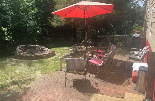 Sharpsburg House | Charming, Private 3-bedroom house with WiFi, AC in Historic Sharpsburg