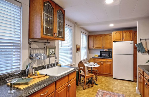 Off Broadway Apartment | Charming private oasis downtown Newport