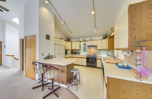 Orrs Island House | Charming Retreat w/Deck ~ 4 Mi From Casco Bay!