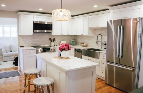 Eastward Look Cottage | Charming Scarborough Beach, Narragansett 3-bedroom home getaway
